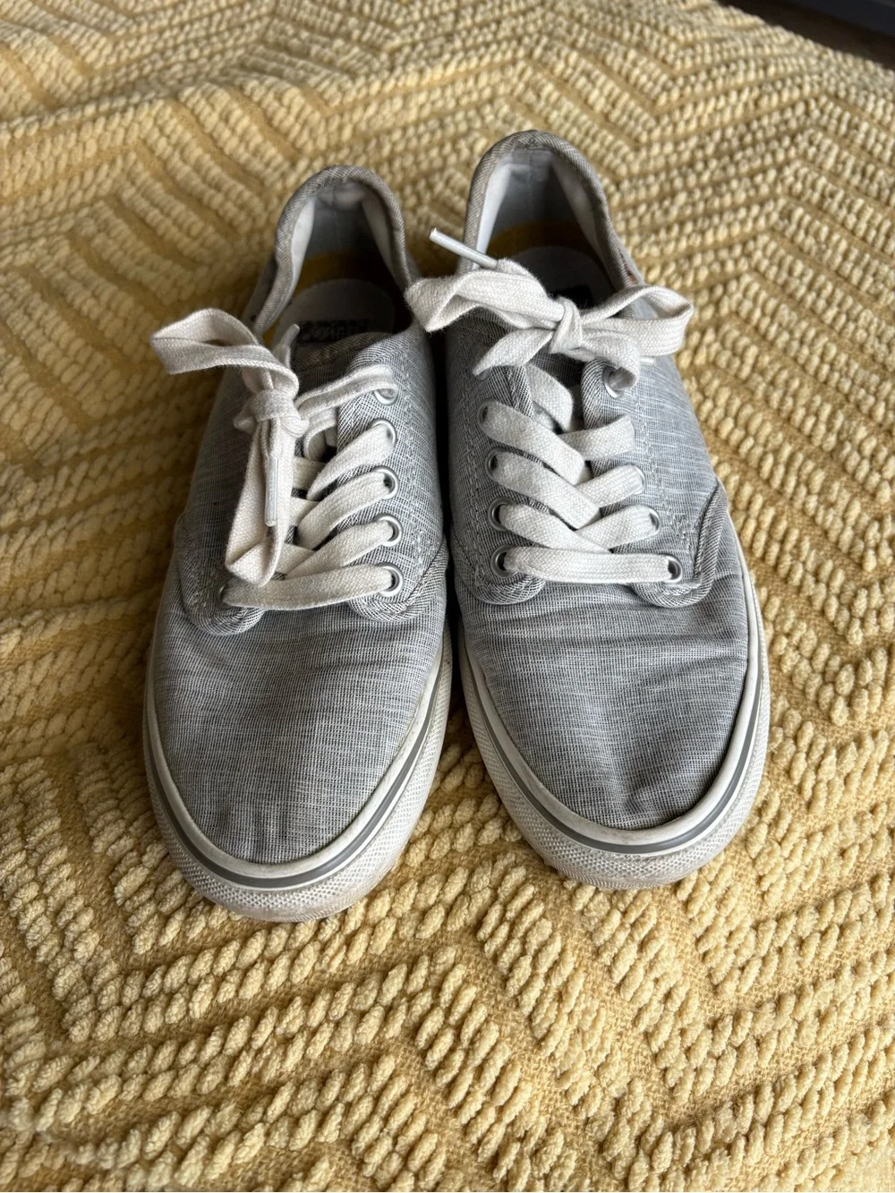 Vans Women’s Gray Canvas Low-Top Sneakers